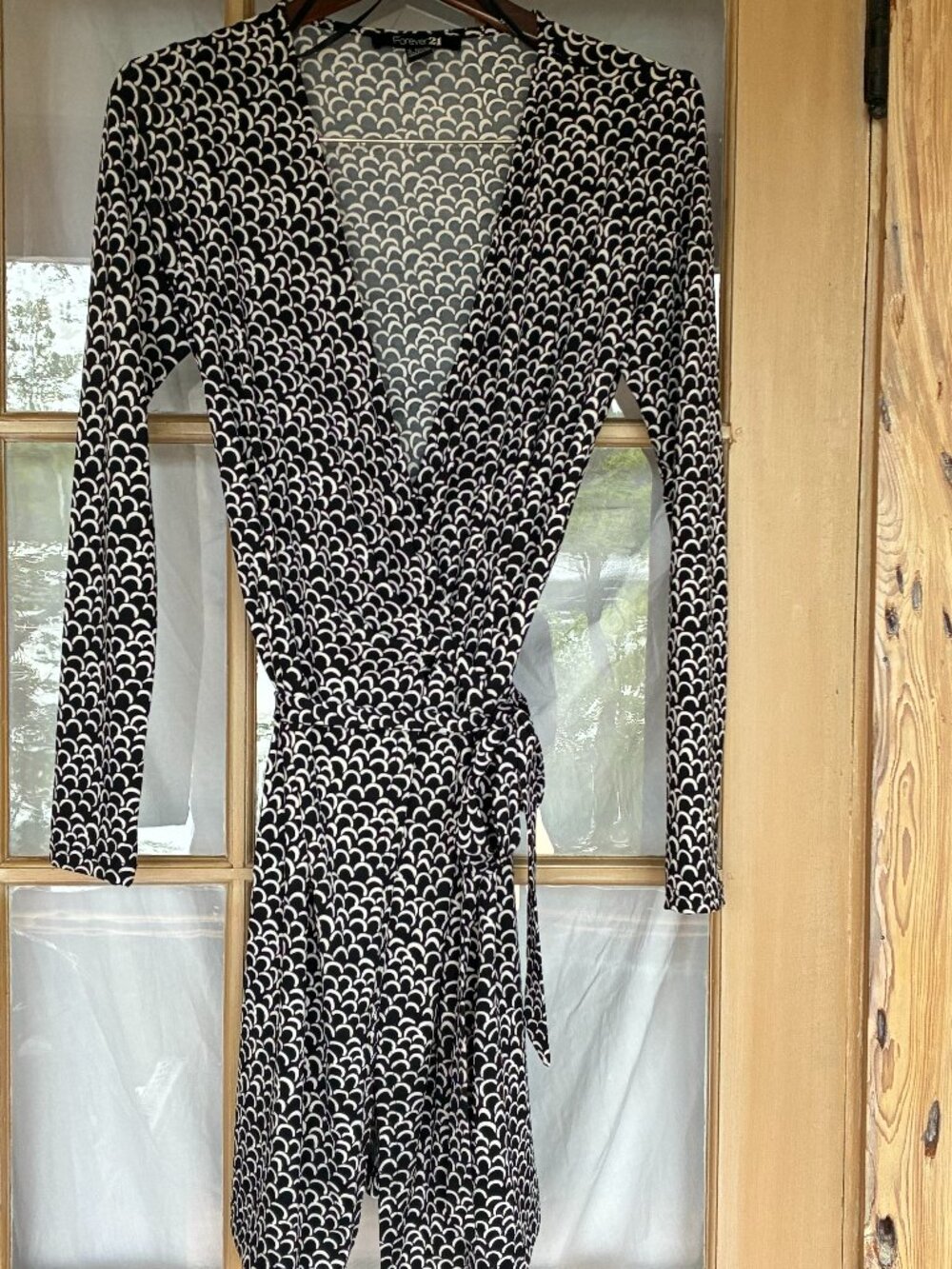 Diane Von Ferstenberg like wrap dress by Forever 21 size small,  black/white
